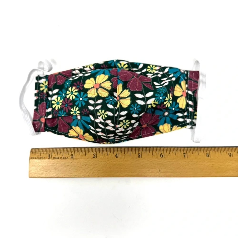 Face mask, 4 layers of cotton fabric, size adult, NWOT